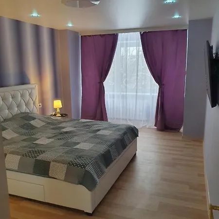 Kreenholm Apartment *